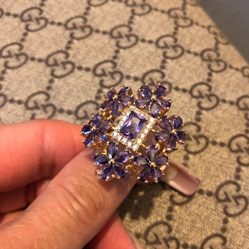 Amethyst cz stone beautiful setting size 6.5